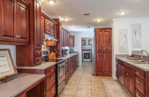 4/3 Home Centrally Located, beach, casino, airport, dining, golfing, shopping, entertainment - Photo 12