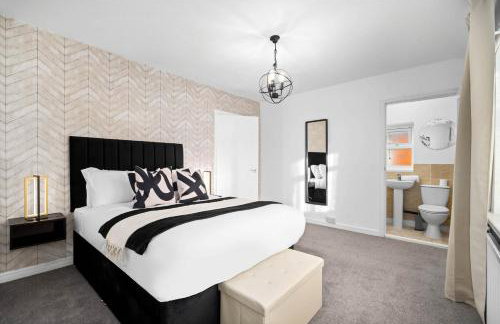 Stylish 3 Bedroom House - Garden - Pool Table - Parking 165M - Foto 25