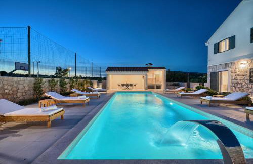 Villa Lovorika - Padel, Cageball, Basketball & Heated Pool - Foto 59