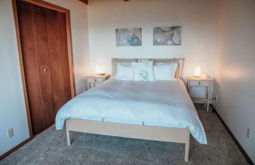 Insane views, hot tub, wood stove, close to town! - Foto 12