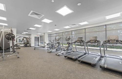 1BR Apt King Bed FREE Parking Gym - RoofTop 609 - Foto 5