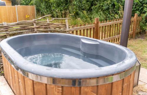 Unplug & Reconnect, Romantic Retreat with Hot Tub - Foto 6