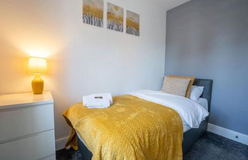 Stunning 3 bed House - Nr Kings Mill Hospital - 2 Parking Spaces, Wifi & Garden - Foto 7