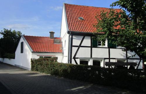 Fachwerkhaus mit Garten nah an Stadt und Natur - Foto 18