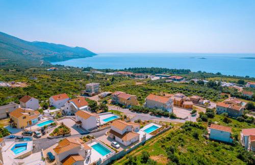 Villa Bohemica with Private Heated Pool - Photo 4