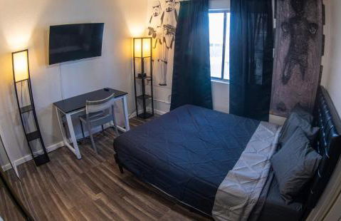 Comfy Expansive Home - Near the Strip - Heated Pool - Foto 40