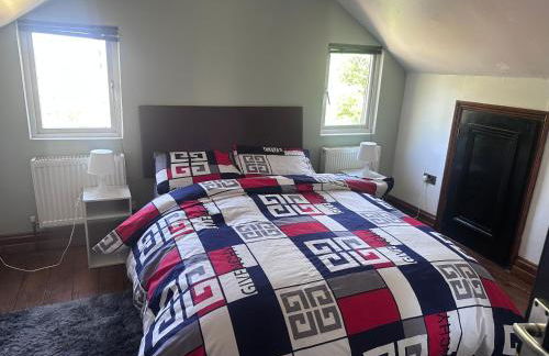 3B-10min City Airport Parking No Parties allowed - Foto 5