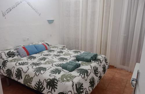 Piso delante de la playa La Pineda con 2 habitaciones - Photo 14