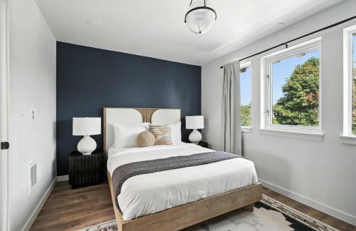 Kerns 6BR Gem - New Build Spanish Flair - Photo 18