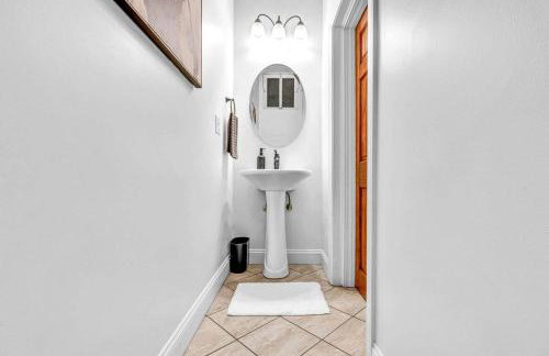 Lofts on E 4th, WALK TO CAVS, Sleeps 6 - Foto 52