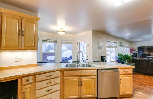 Anchorage Home about 8 Mi to Downtown! - Photo 10