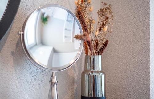 Design Apartment zentral für 6 in Andernach: Ausblick, WiFi, Küche - Photo 40