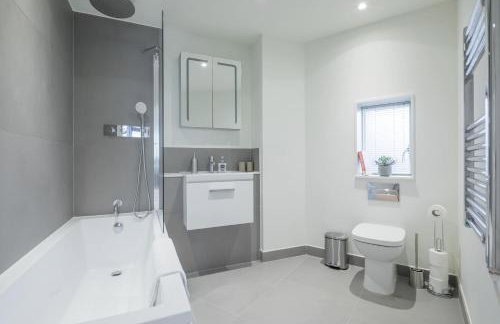 Superb Central Apt River Views & Parking - Foto 9