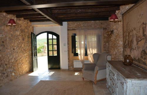 Masia La Morera autenticidad renovada 100 porcien a 10 minutos de Sitges en coche 12 huespedes Piscina Aire Aconc 6 Suites Apertura 15 Julio 2025 - Foto 49