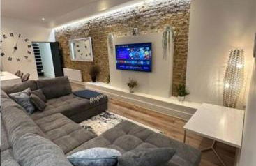 2BR Flat By Luxiety Stays Short Lets & Serviced Accommodation Southend on sea With Free WiFi & Netflix - Foto 12