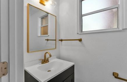 6 Bedroom with Guest House Walk to Lake & Shops - Foto 55