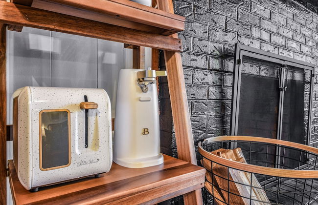 Cliff Haven 1 Bedroom Cabin by RedAwning - Photo 12