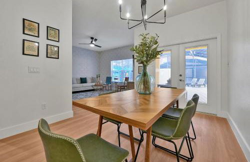 Trendy Retreat - Great Location - Fully Loaded - Foto 9