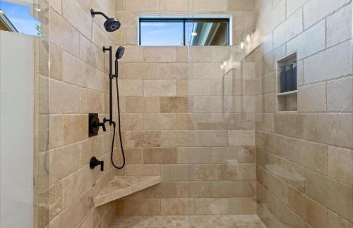 Luxe Lake Martin Home Pool Hot Tub Boat Dock - Foto 31