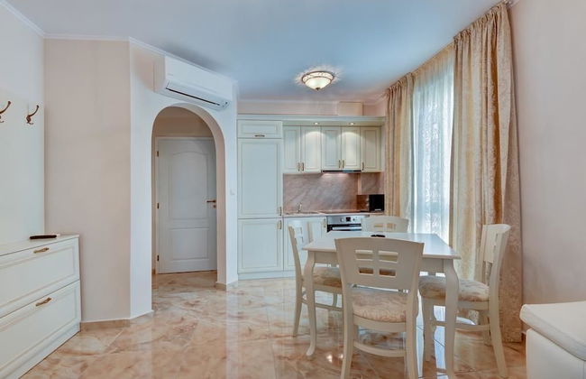 Venera & Anastasia Palace Apartments - Photo 16