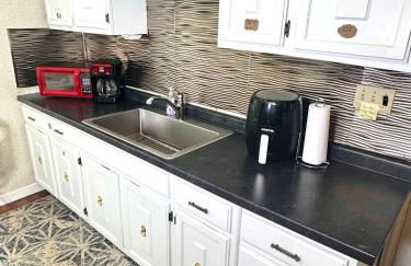 Sleep with a LION! 3 bedroom, near Downtown, Tremont, Ohio city!! - Foto 17