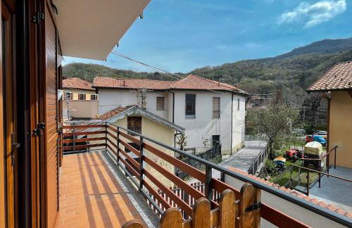 Antonella's center town apartment Valbrona - Foto 1