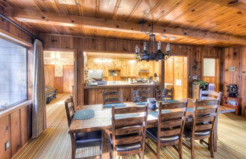 Zephyr Cove Cabin - Walk to Lake and Beach - Foto 5