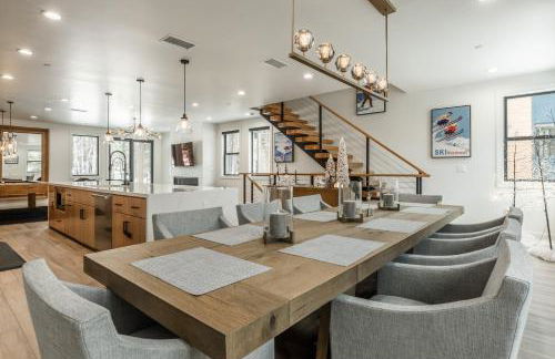 New Luxury 4BR /3BA Obsidian Reserve #110 – Hot Tub, 2-Car Garage, Pool Table, Mount Views! - Foto 12