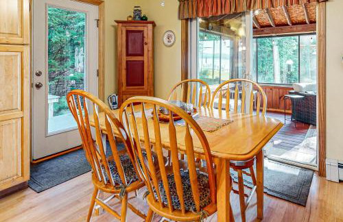 Spectacular Sebec Setting - Foto 7