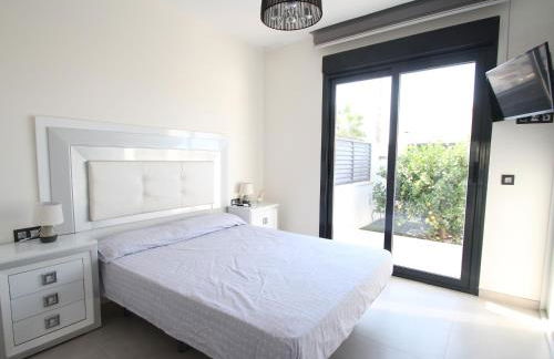 Designer Villa with pool - Foto 8