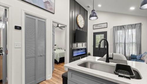 2BD 2BA Designer Cottage in Decatur - Foto 2