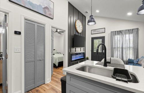 2BD 2BA Designer Cottage in Decatur - Foto 2