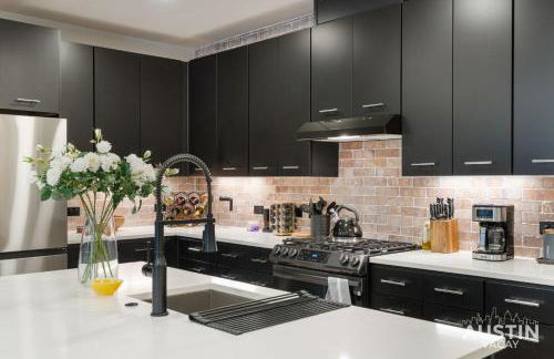 Pool Boxing Gym and Live Music Drinks 2BR 2BA S Austin Condo By Austin Vacay - Foto 23