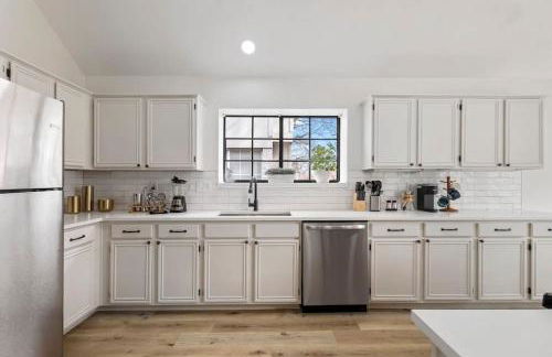 The Bonnie - 5 Bed Near Everything - Photo 37