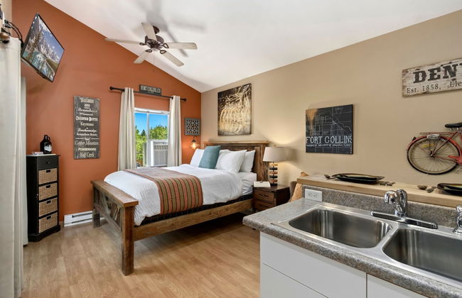 Industrial Old Town Bungalow W/ Free Cruiser Bikes - Photo 3