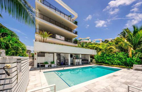 Bayview Villa by Rove Travel - Waterfront with Patio - Foto 52