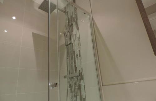 4 Bed Farnborough Air Accommodation - Foto 22