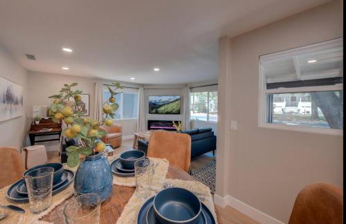 Folsom Old Town Escape • Cozy Cottage + Library - Foto 69