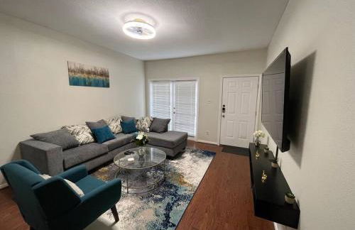 Home Away From Home-Cozy 2 BDRM Condo/Med Cntr/NRG - Foto 6