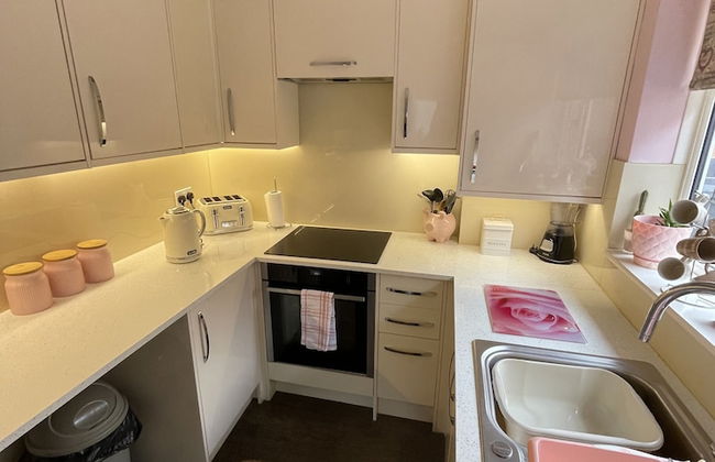 Beautiful 2-bed Bungalow in Canvey Island - Foto 8