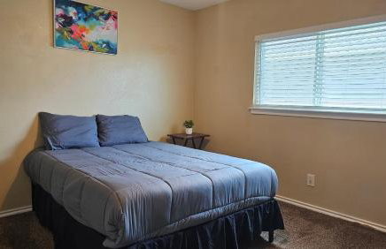 Cozy Four Bedroom Residence in Converse - Foto 13