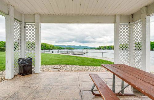 Lakefront Huddleston Condo with Community Pool - Foto 28