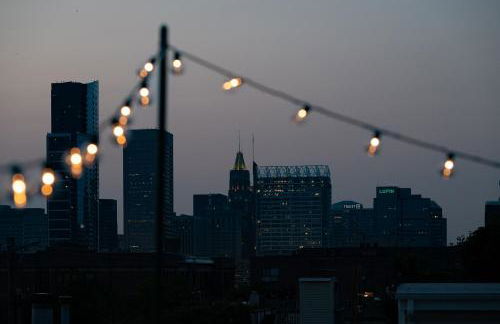 Luxury Federal Hill Home with Rooftop & 4 Parking Spots - Foto 15