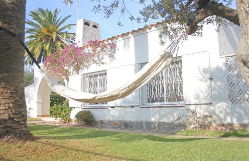 Charming seafront villa - Photo 2