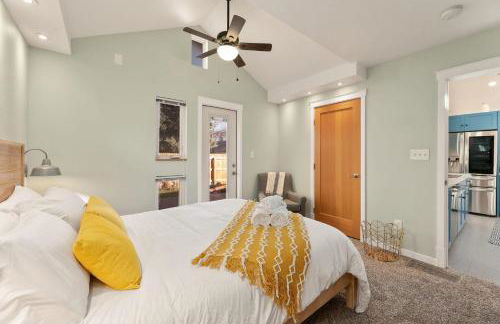 Vibrant Downtown Bungalow – Walk Everywhere! - Foto 36