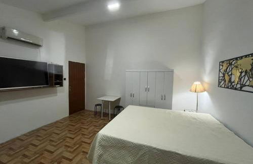 Flat Studio em Área central com ar condicionado e Garagem - Foto 3