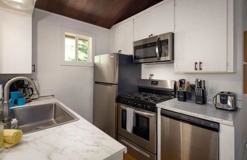 The Brook Ave Bungalow - Photo 14