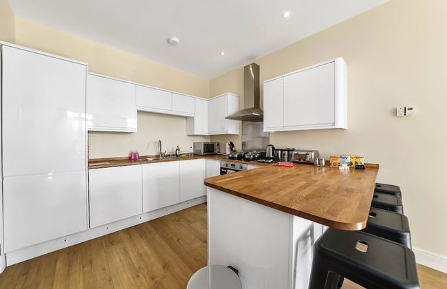 Luxury 2 Bedroom Apartments with Parking - Foto 37