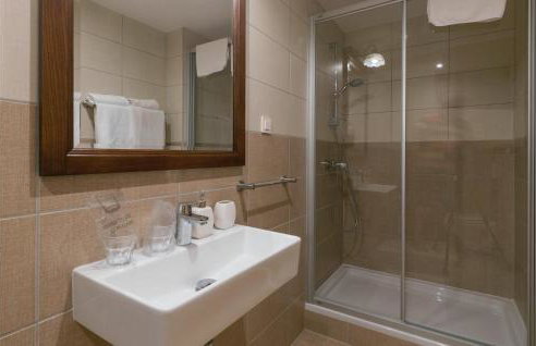 Gorgeous Home In Repusnica With Sauna - Foto 47