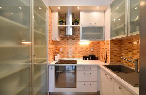 BLOCK APARTMENT PARK with private garage parking - Foto 6